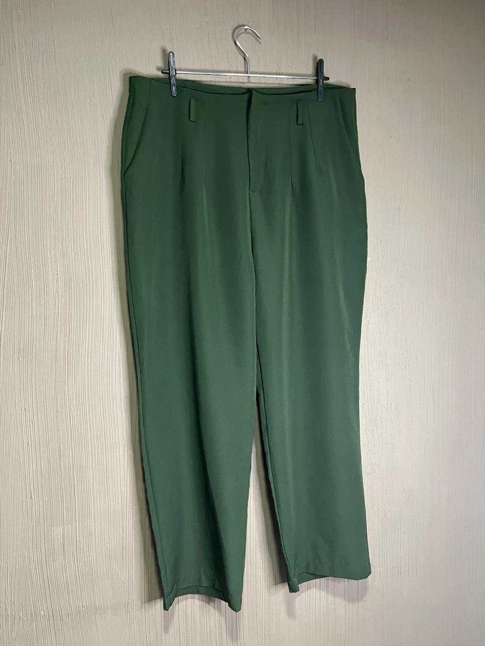 Calça social Verde Militar