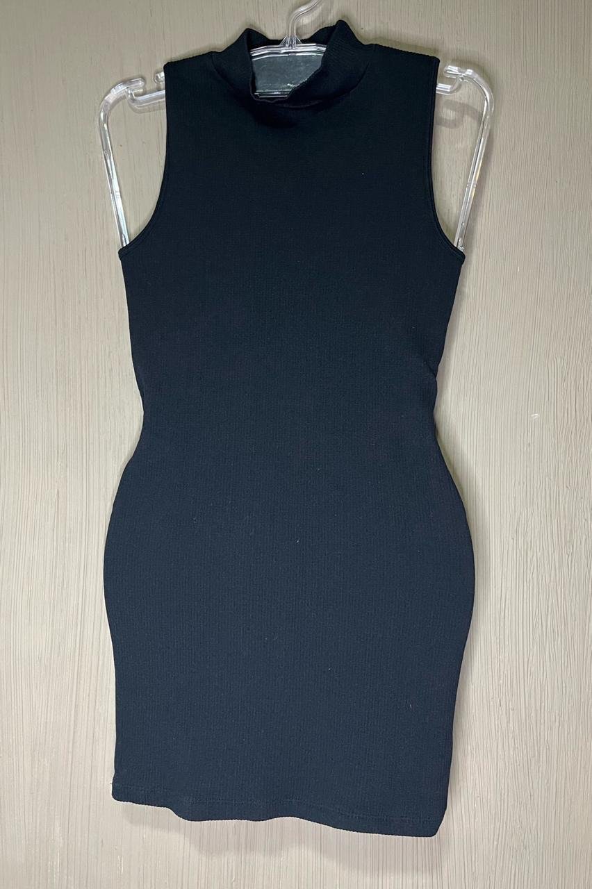 Vestido canelado preto